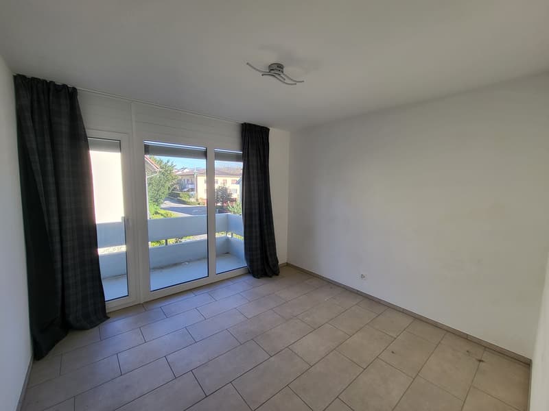 Sonnige 2-Zimmer-Wohnung mit Balkon in Altstetten (3)
