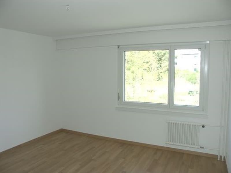 Charmante 4.5-Zimmerwohnung mit grosser Terrasse inkl. Tiefgaragenparkplatz in Adlikon b. Regensdorf (5)