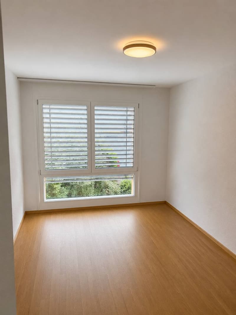 Appartement lumineux 4.5 pièces avec balcon et belle vue à Niederwangen près de Berne (4)
