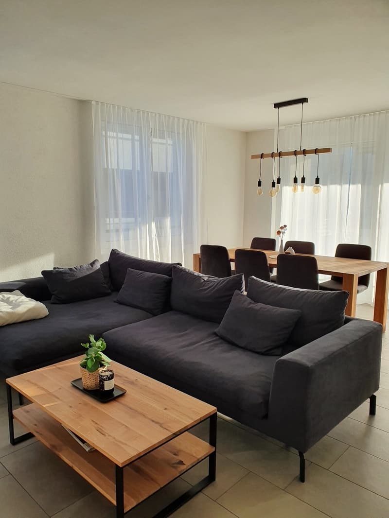Modern and bright 3.5-room apartment in Rüti ZH (2)