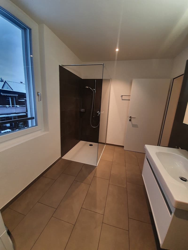 Modern and bright 3.5-room apartment in Rüti ZH (4)