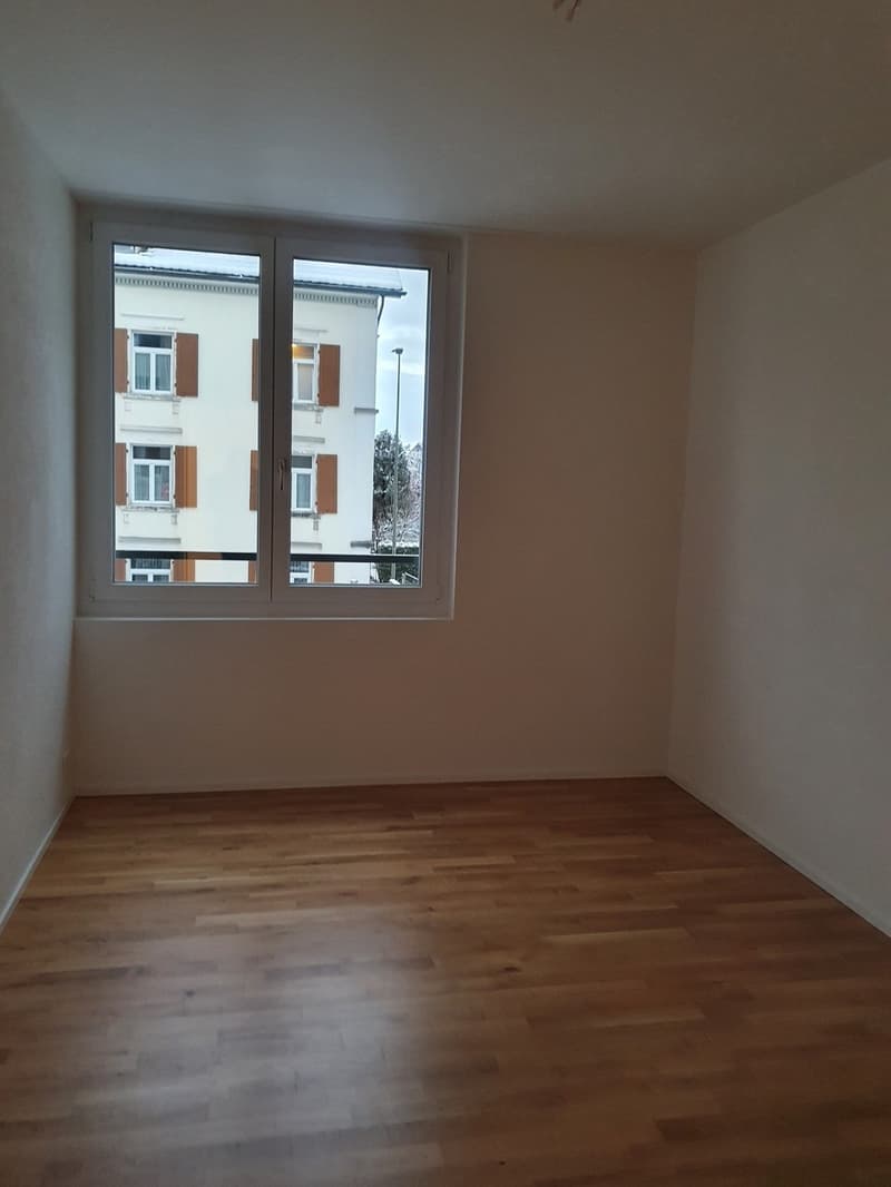 Modern and bright 3.5-room apartment in Rüti ZH (6)