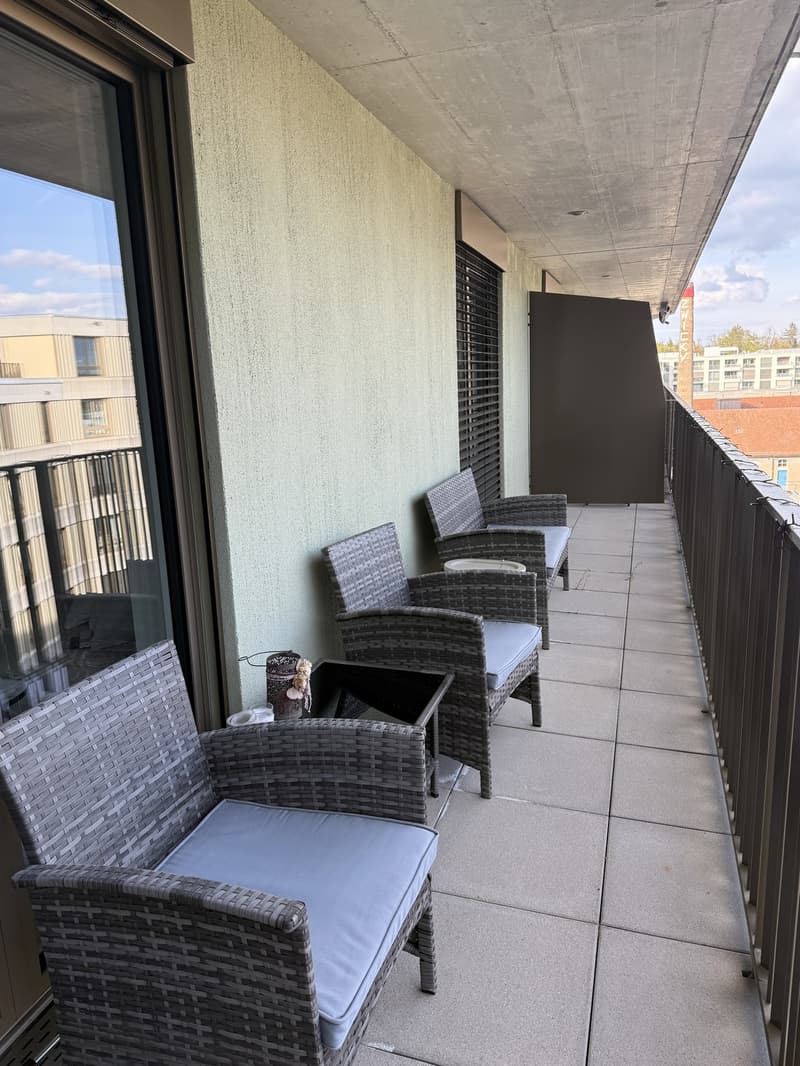 Appartamento moderno 2.5 locali con balcone soleggiato a Dübendorf (4)