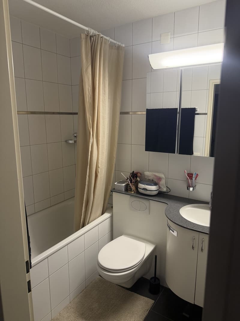 Appartement à proximité immédiate de la gare d'Oberglatt (5)
