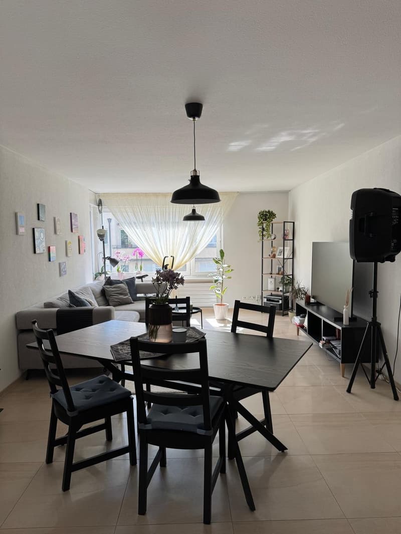 Essbereich und Wohnzimmer