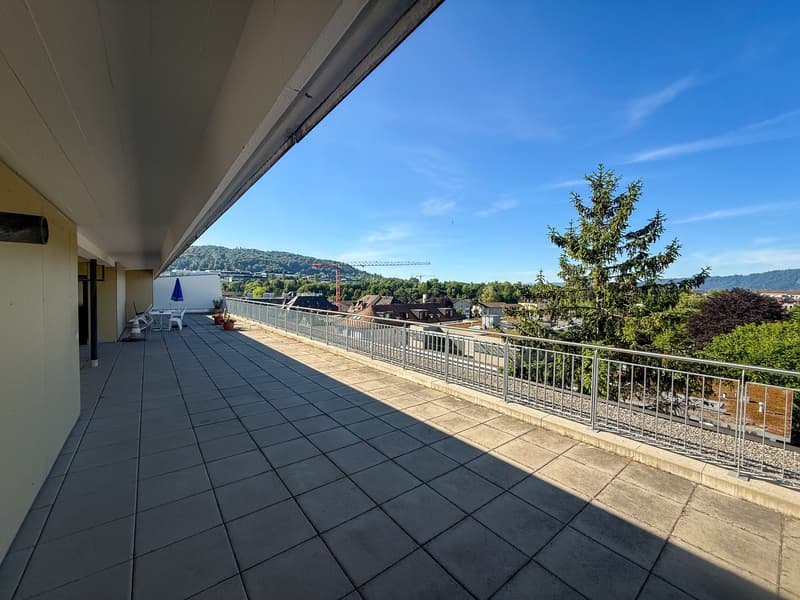 Bright 3.5-room apartment on the top floor, central, quiet, and directly by Irchelpark (8)