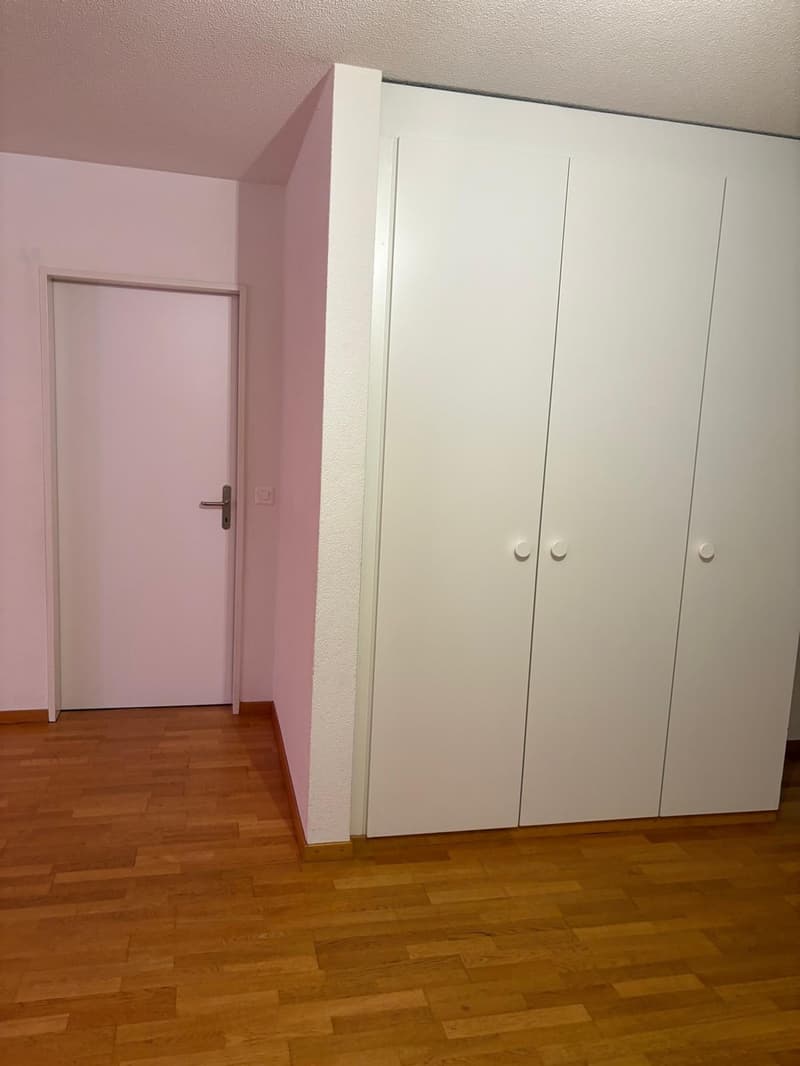 Helle 4,5 Zimmer-Wohnung mit Balkon und Garage in Henggart  ab sofort verfügbar! (6)