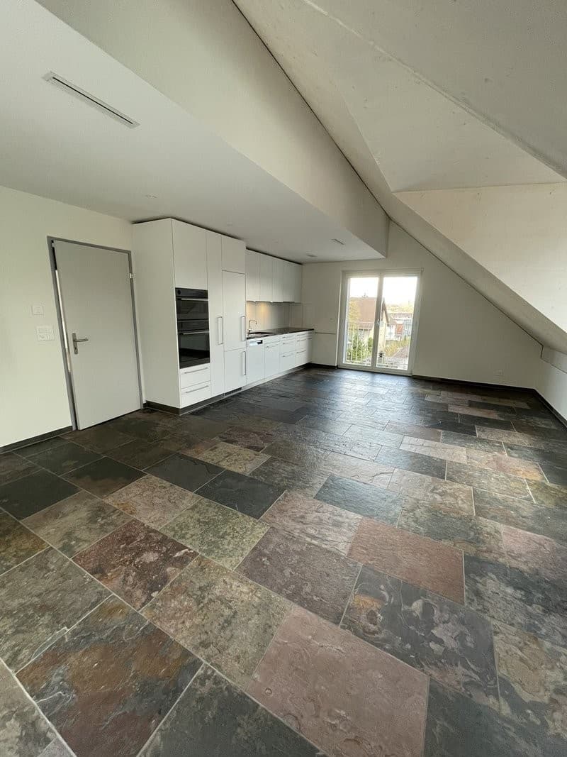 Tenant sought for exclusive 4.5 room maisonette apartment in Oberwinterthur (5)
