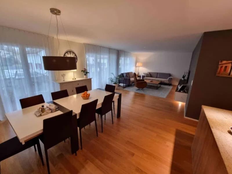 4.5 Zi-Wohnung, zentral und doch ruhig gelegen 1.7.26 (8)