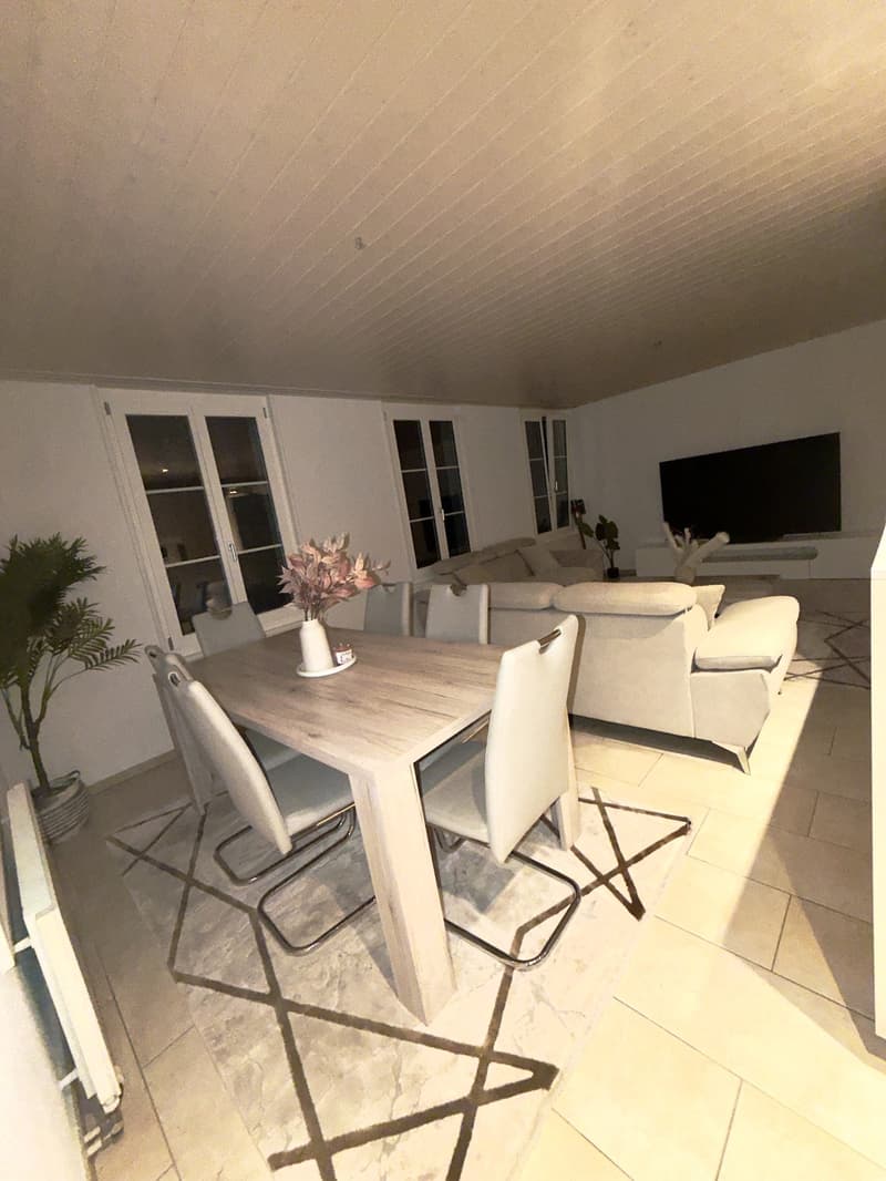 Spacious 5.5-room apartment with balcony, parking, and beautiful views in Erlenbach im Simmental (5)