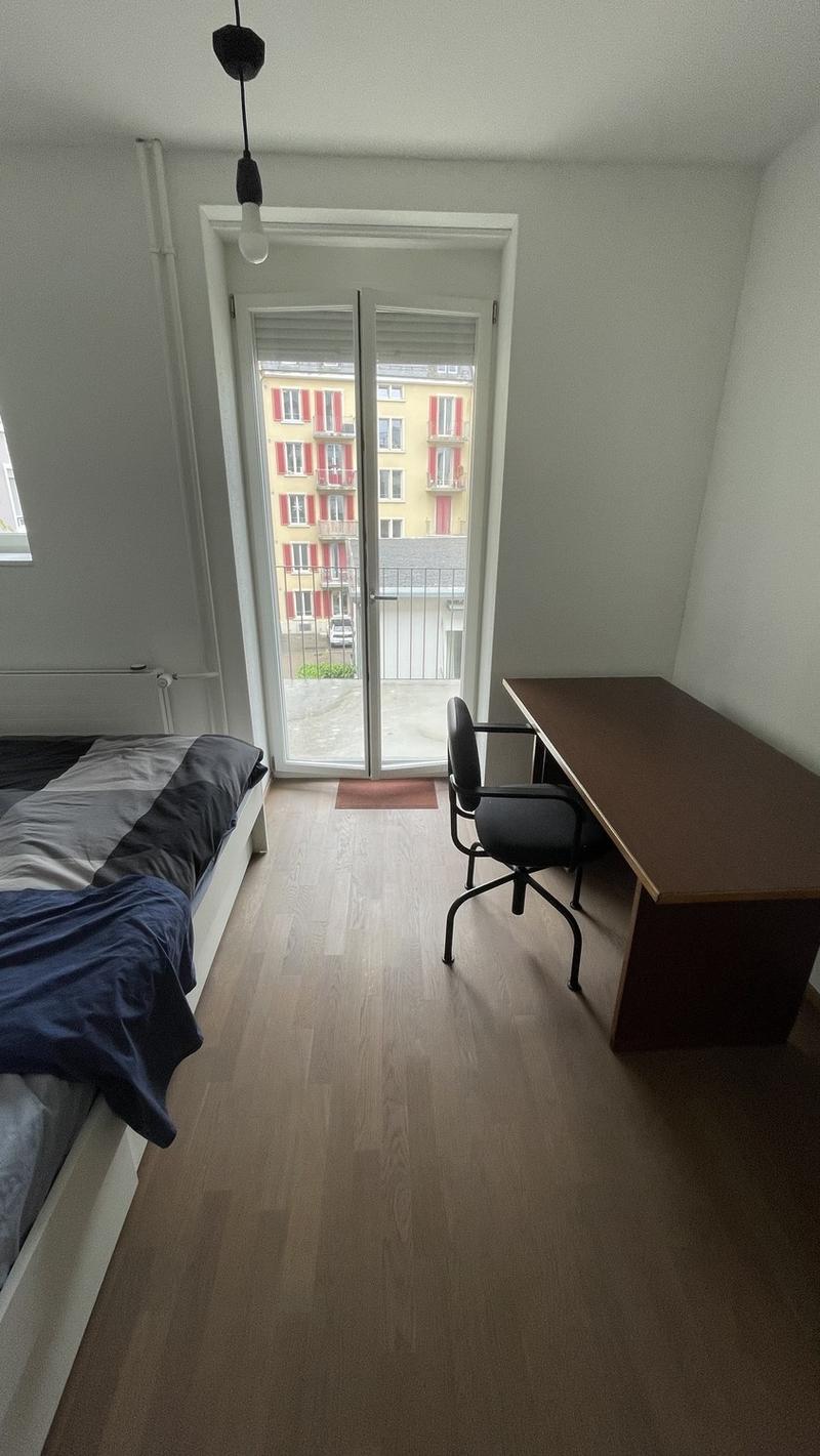 Chambre à partager dans grand appartement beau et bien situé (1)