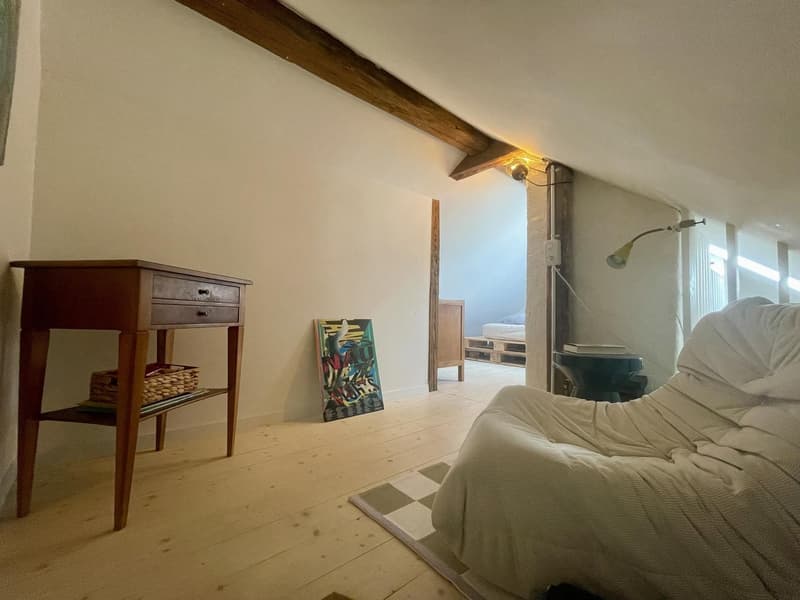 Appartement meublé temporaire de 2 pièces avec galerie sous le toit (4)