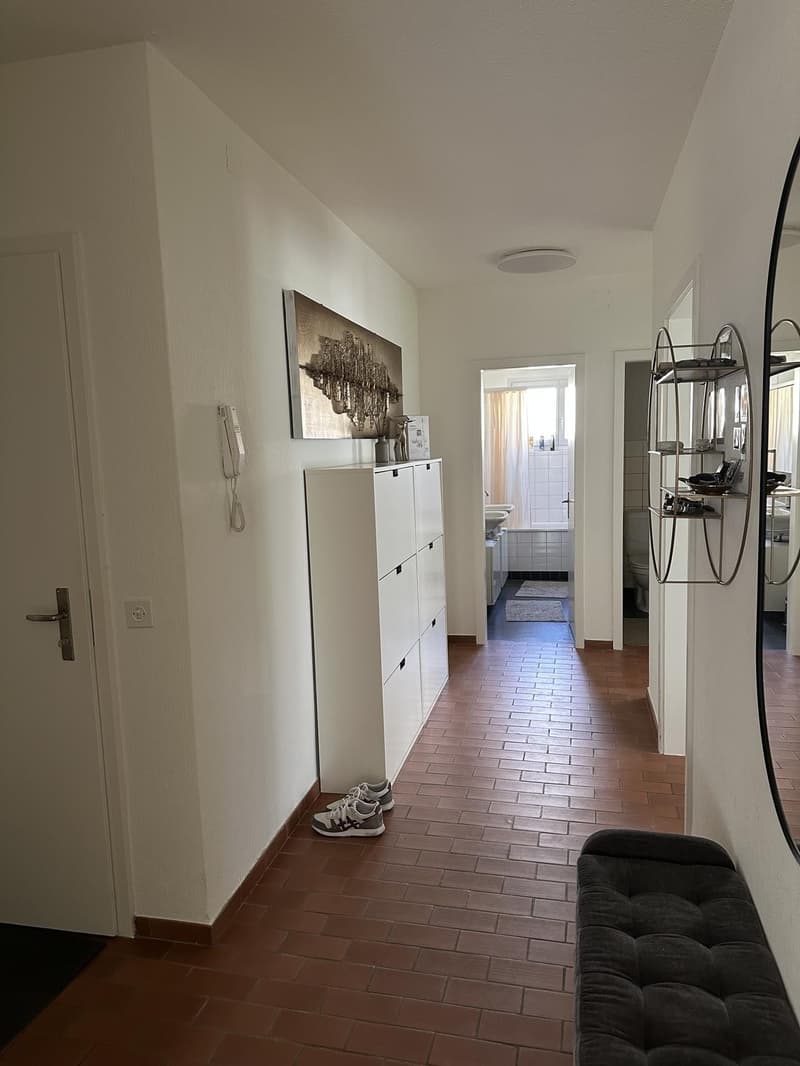 Spacious 4-room apartment in Zollikon Zurich - Quiet living with city proximity and attractive taxes (3)