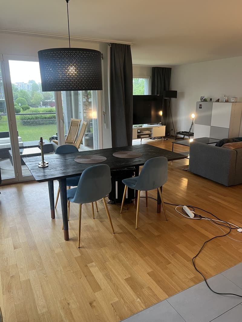 Grosse moderne 3.5 Zimmer zu attraktivem Preis (2)