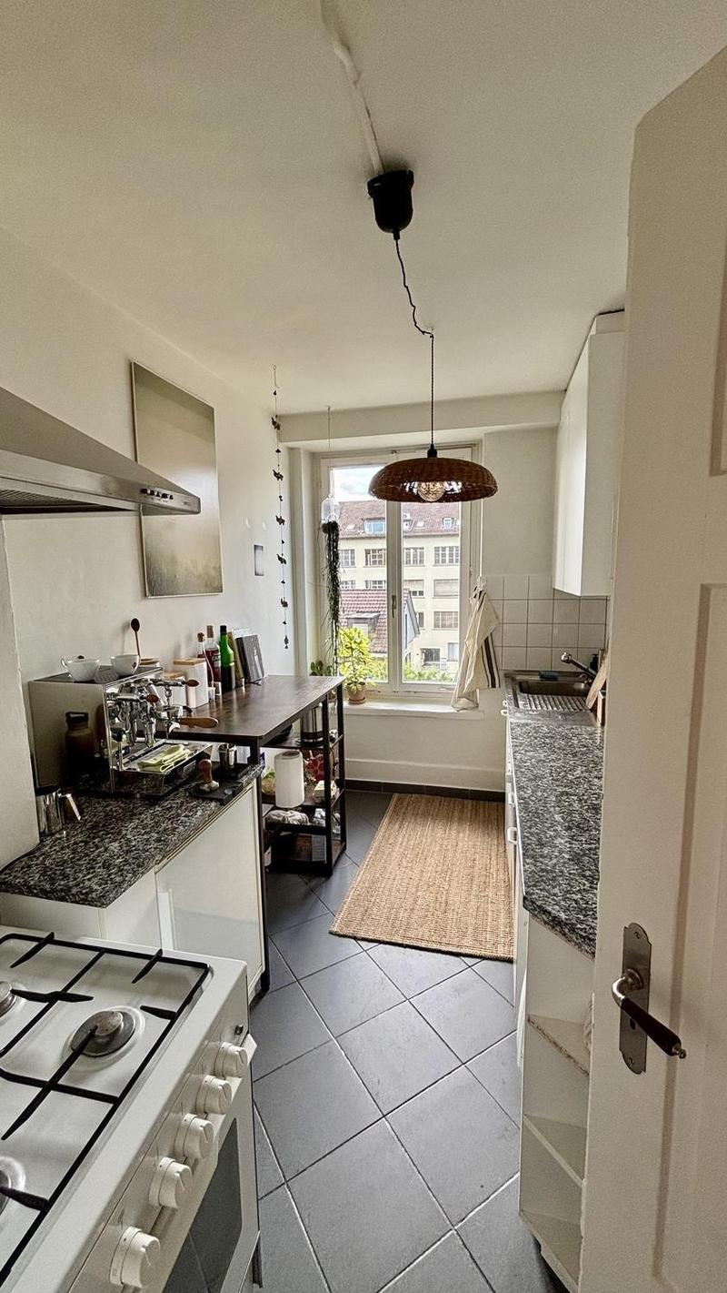 Altbau-Charme & Top-Lage: Helle 3.5-Zimmer-Wohnung mit Balkon nahe Röntgenplatz im Kreis 5 (5)