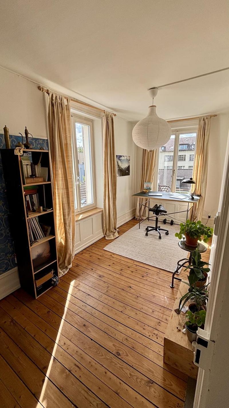 Altbau-Charme & Top-Lage: Helle 3.5-Zimmer-Wohnung mit Balkon nahe Röntgenplatz im Kreis 5 (3)