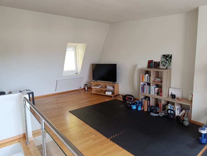 Nachmieter gesucht - Helle 2.5- Zimmer Maisonette-Wohnung mit Alpenblick und zwei Balkonen (8)