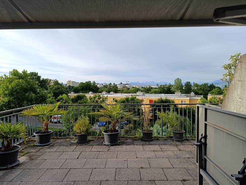 Nachmieter gesucht - Helle 2.5- Zimmer Maisonette-Wohnung mit Alpenblick und zwei Balkonen (2)