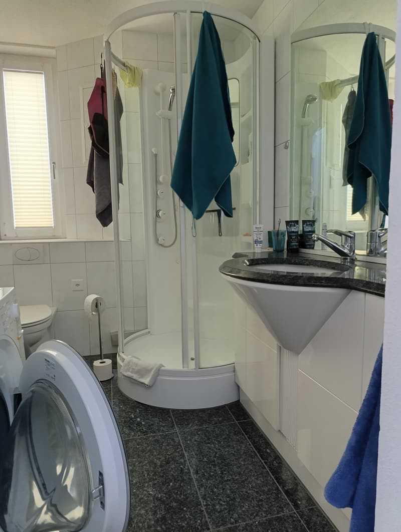 Nachmieter gesucht - Helle 2.5- Zimmer Maisonette-Wohnung mit Alpenblick und zwei Balkonen (6)