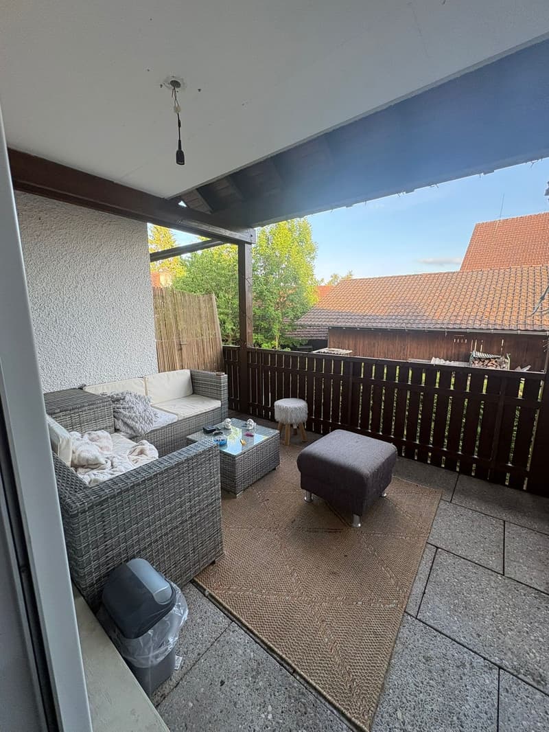 Grosses Balkon mit Reduit