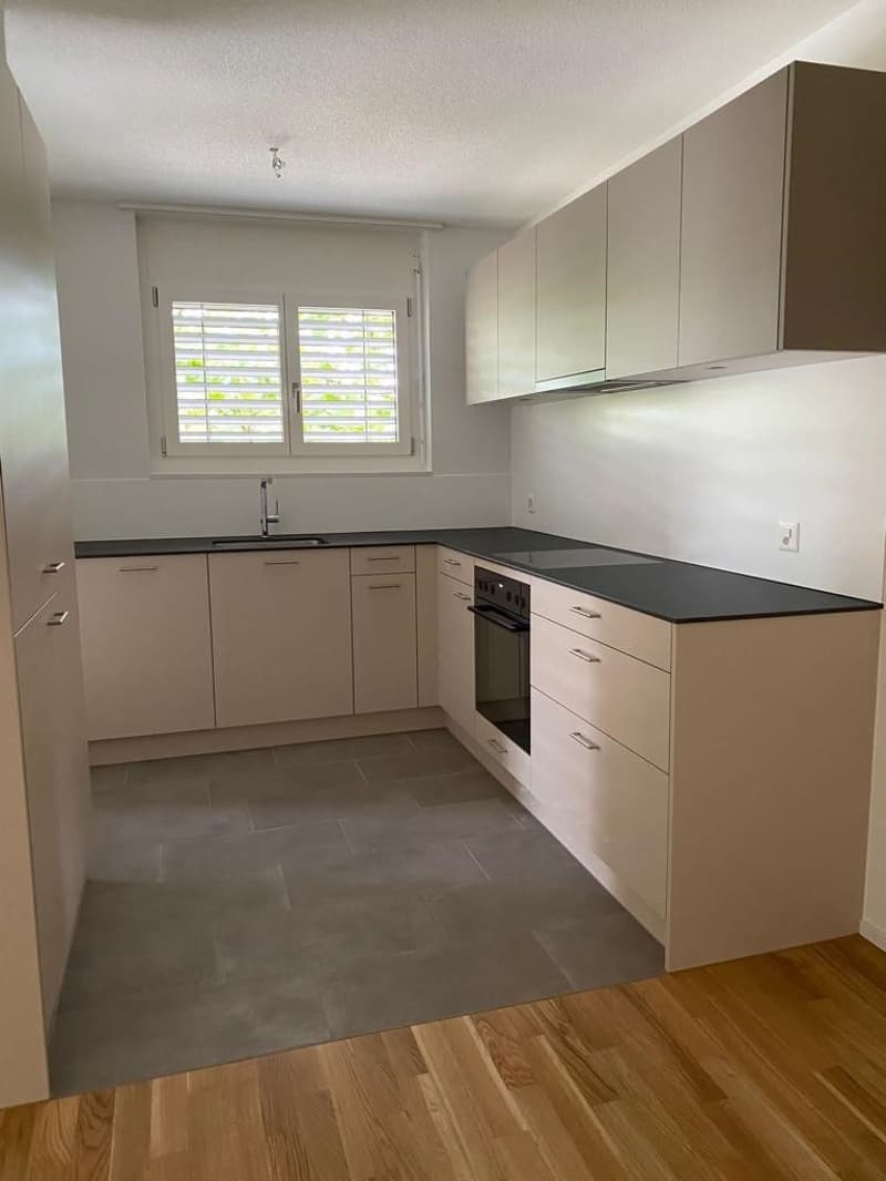 Appartamento moderno 2.5 locali con ampio balcone a Ostermundigen (5)