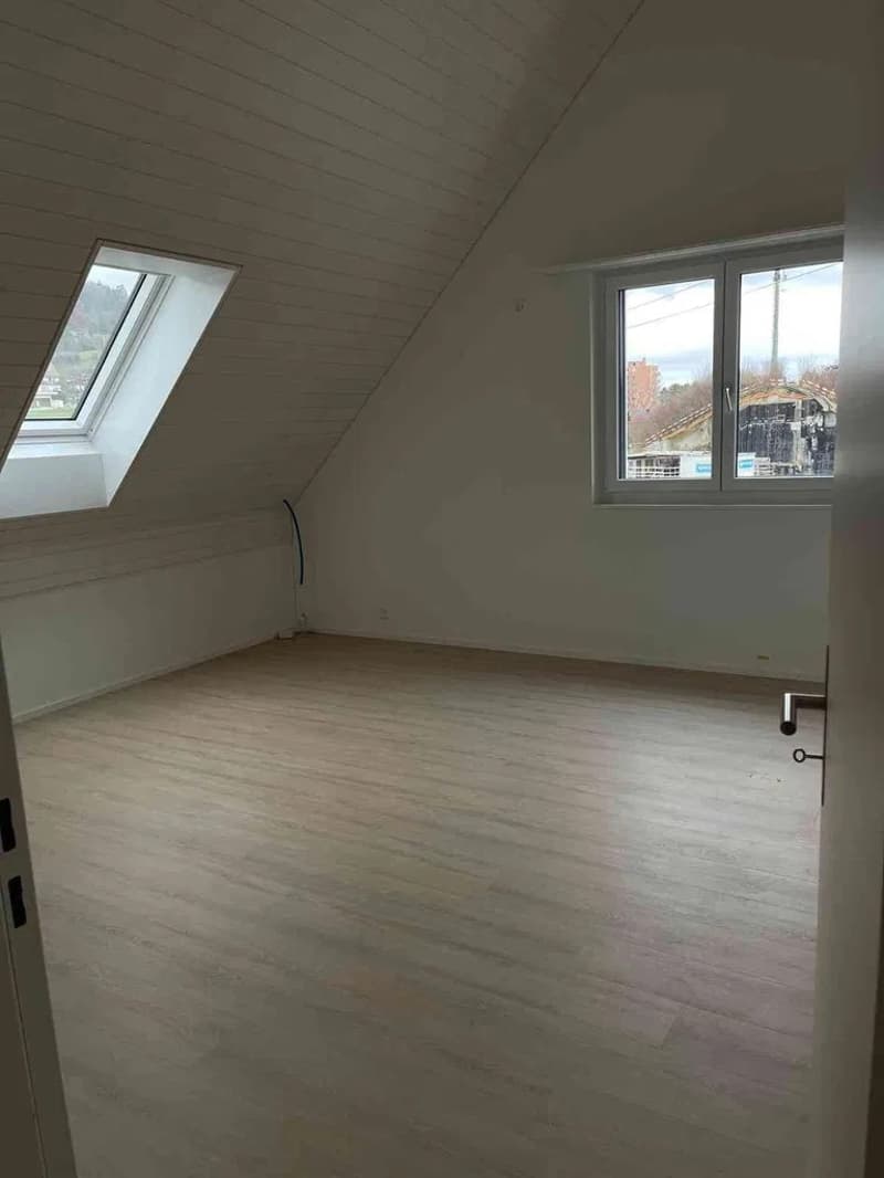 Moderne 4.5-Zimmer-Maisonettewohnung in Weiningen ZH (4)