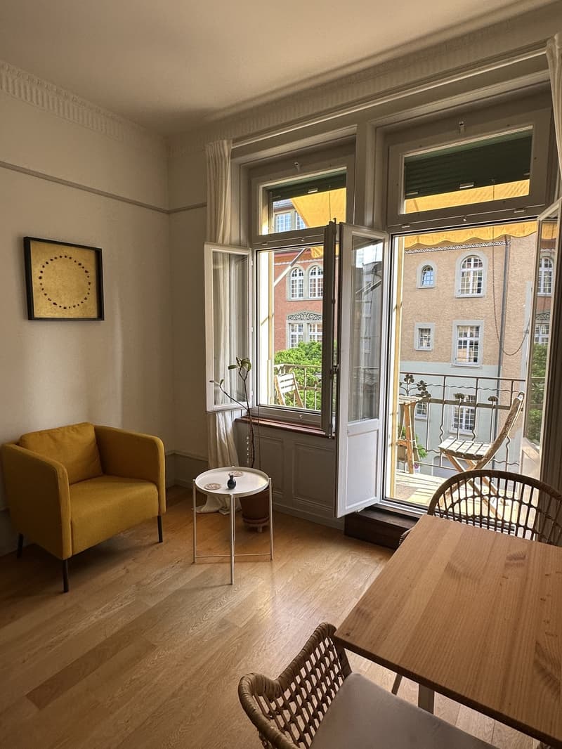 Beautiful and light 3-room apartment in the heart of Bern - available for short term sub-let. (10)