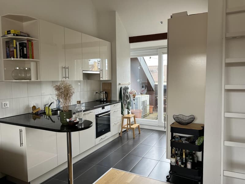Lovely 2.5-room apartment with balcony in Zurich Wiedikon, available on July 1st (2)
