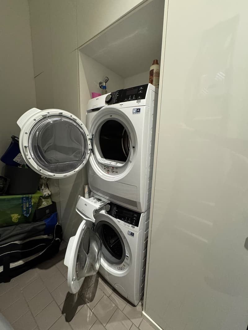 Appartement maisonnette moderne 2.5 pièces avec entrée privée à Zürich Manegg (9)