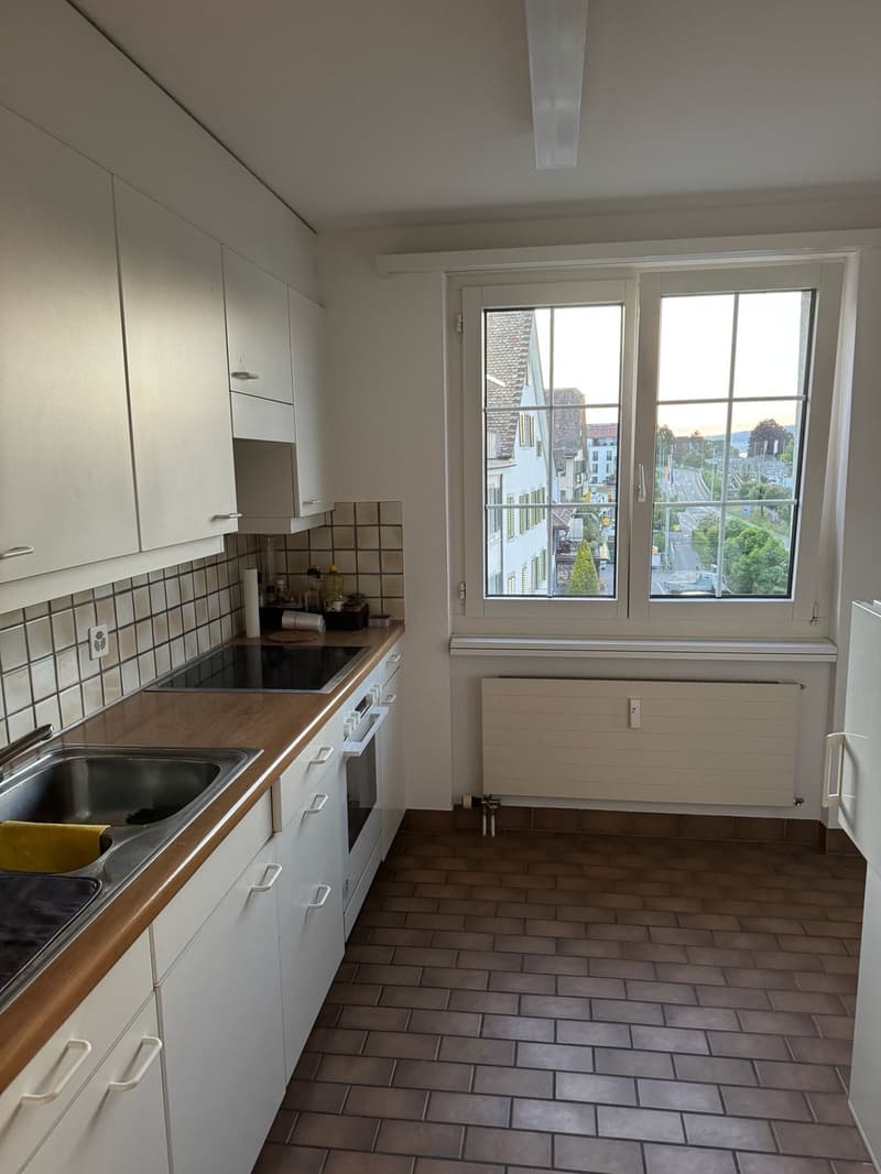 Dream apartment with lake view, 1 minute to the train station, in the heart of Richterswil (6)