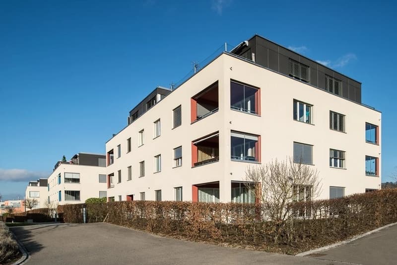 Appartement spacieux 4.5 pièces avec part de jardin à Eglisau (2)