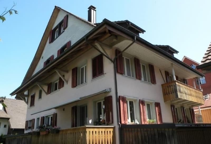 Appartement 4,5 pièces avec 2 balcons, 2 salles de bains et poêle en faïence (2)