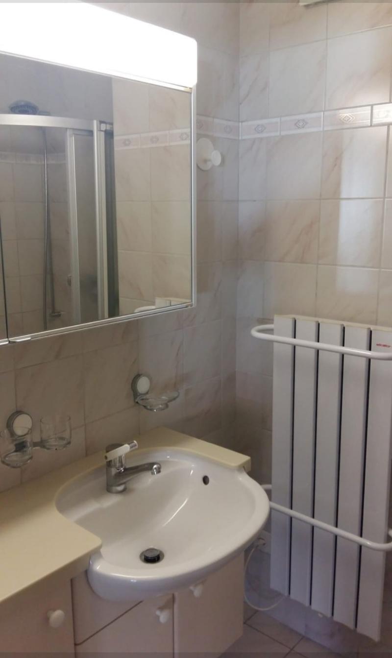 Appartement 4,5 pièces avec 2 balcons, 2 salles de bains et poêle en faïence (5)