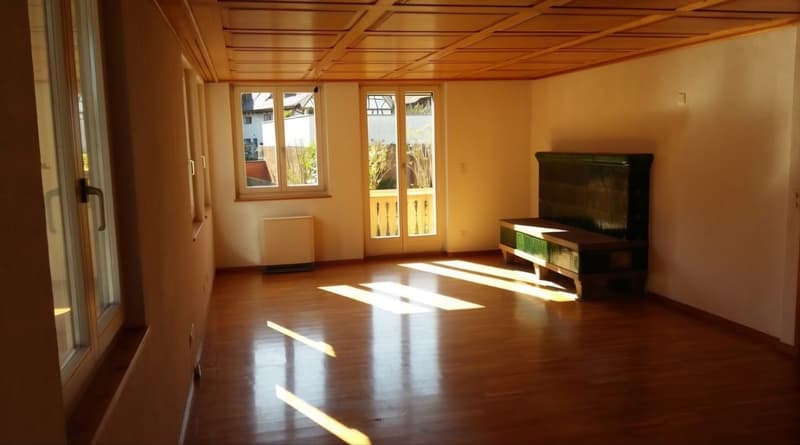 Appartement 4,5 pièces avec 2 balcons, 2 salles de bains et poêle en faïence (1)