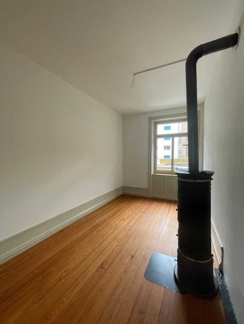 4 Room Old Building Apartment (6)