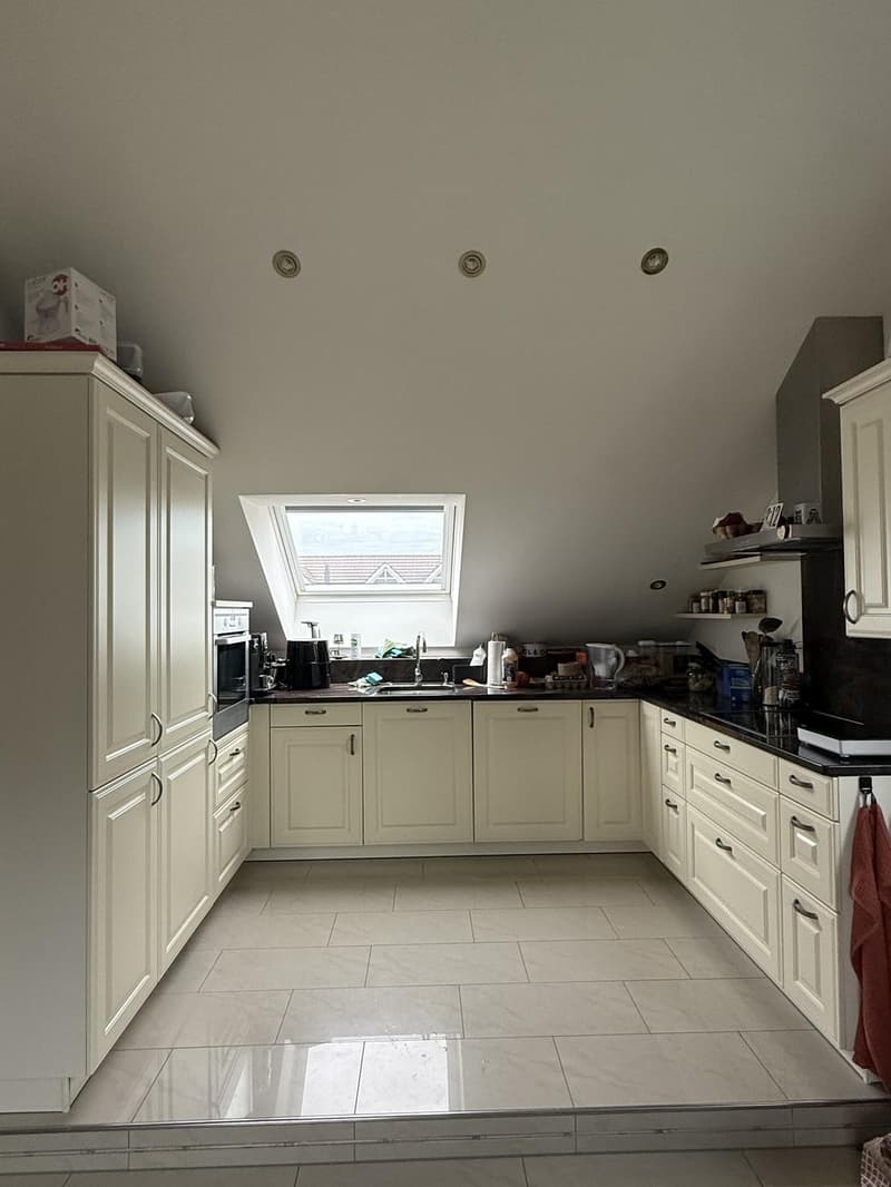 Helle und gepflegte 3.5-Zimmer-Dachwohnung in Windisch (4)