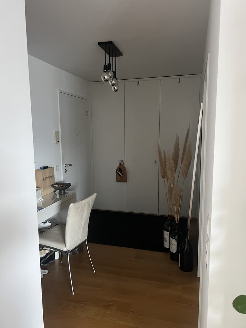 Helle 3.5-Zimmer-Wohnung mit Dachterrasse und hervorragender Anbindung (6)