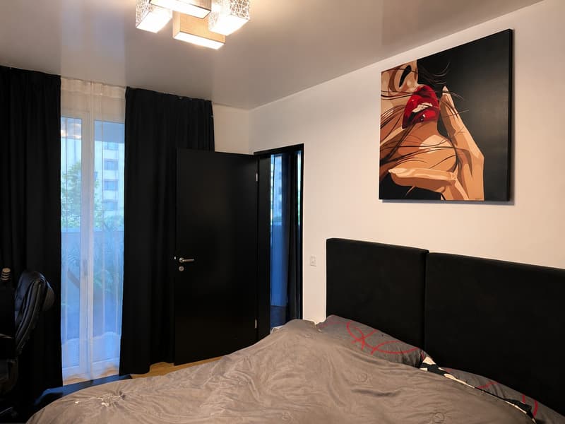 Modern 2.5 room apartment with large balcony and underground parking space in Schlieren (11)