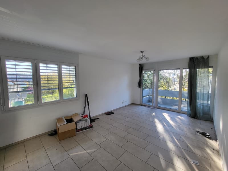 Sonnige 2-Zimmer-Wohnung mit Balkon in Altstetten (1)