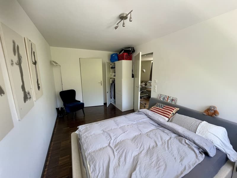Bright Bedroom with Private Bathroom Lake View Apartment (5)