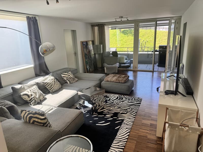 Bright Bedroom with Private Bathroom Lake View Apartment (9)