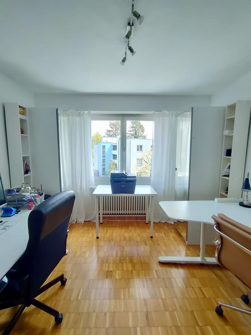 Appartamento di 3,5 locali con balcone, vista lago e ottima connessione a Zurigo-Wollishofen (8)