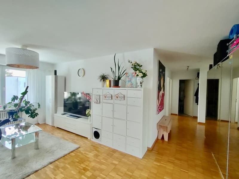 Appartamento di 3,5 locali con balcone, vista lago e ottima connessione a Zurigo-Wollishofen (4)
