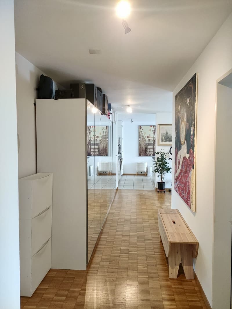 Appartamento di 3,5 locali con balcone, vista lago e ottima connessione a Zurigo-Wollishofen (5)