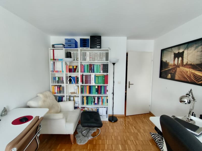 Appartamento di 3,5 locali con balcone, vista lago e ottima connessione a Zurigo-Wollishofen (9)