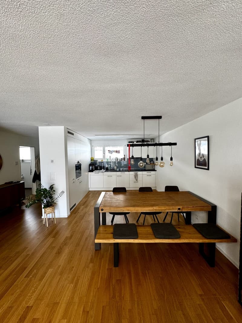 Appartement moderne de 2,5 pièces dans un emplacement calme et central (3)