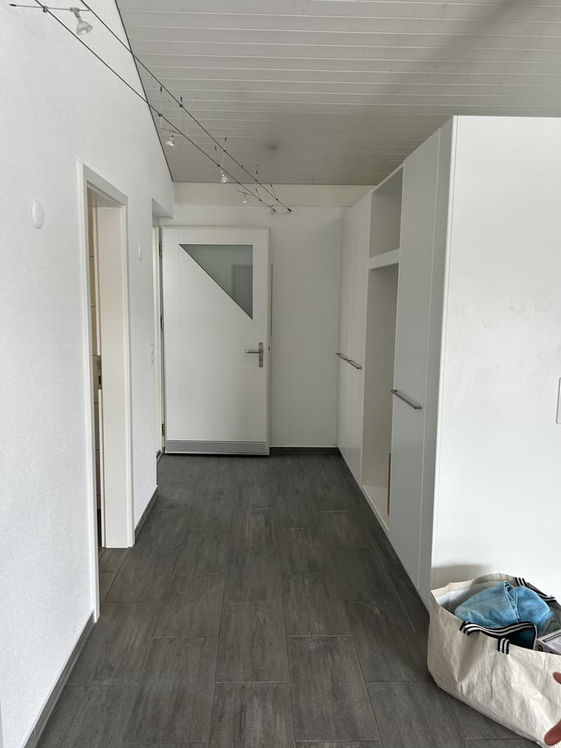 Appartement lumineux 3.5 pièces | Haut plafond | Balcon | Lave-linge/sèche-linge privé | Place de parking incluse (5)