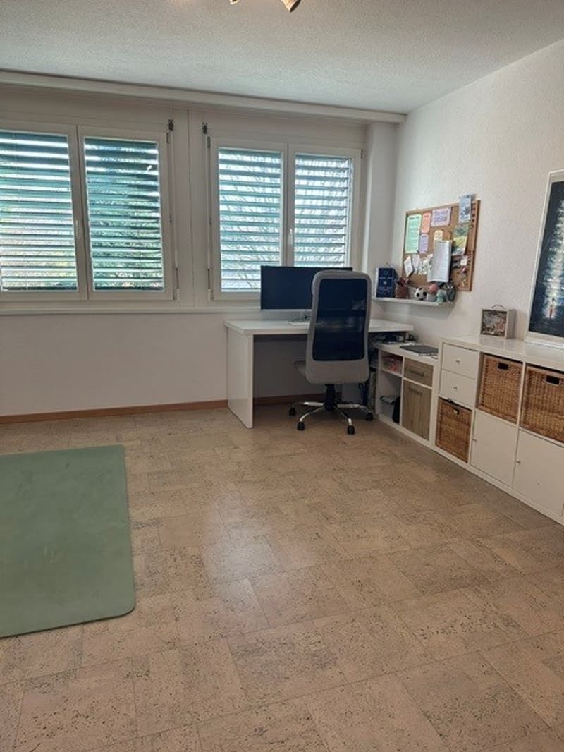 Zwischenmiete: Möblierte 4.5-Zi.-Wohnung mit Balkon & Homeoffice nahe Zürich (6)