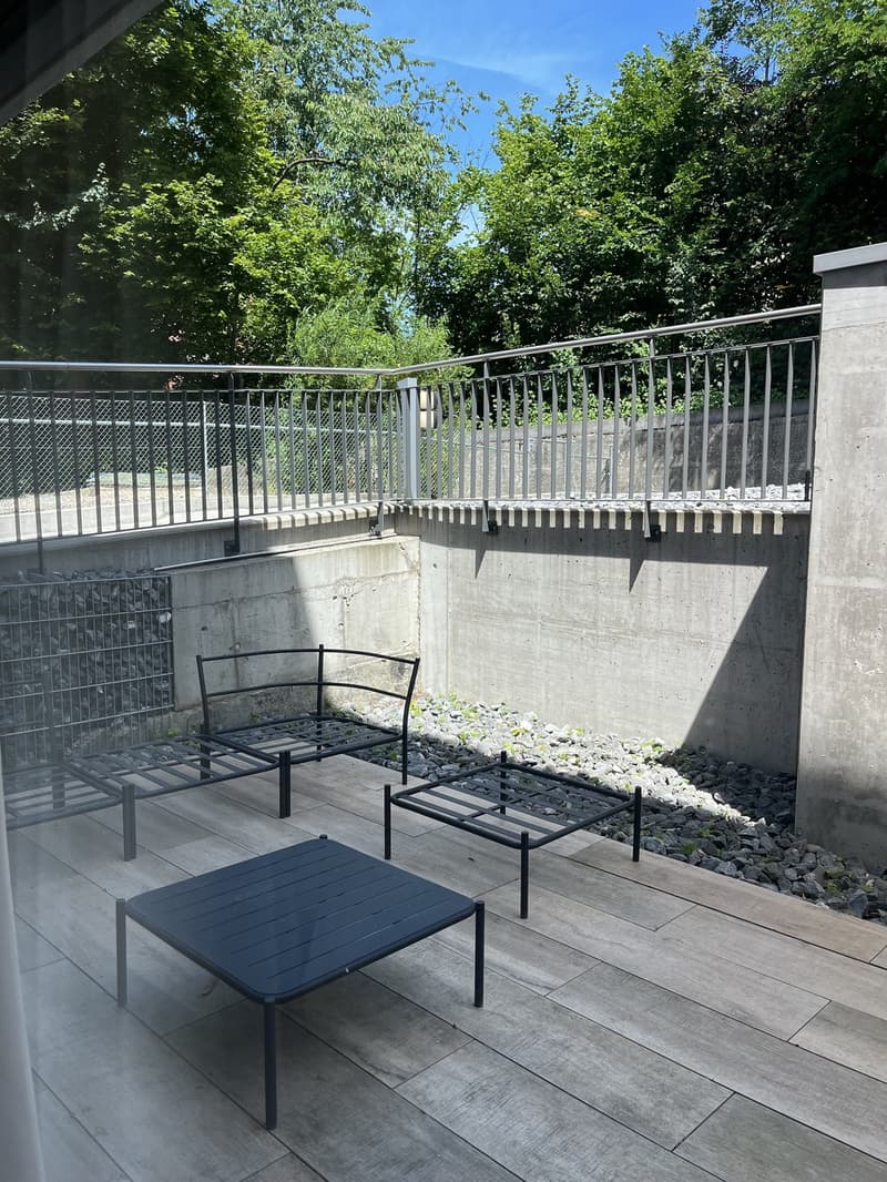 Grosse 1,5 Zimmer Wohnung (3)