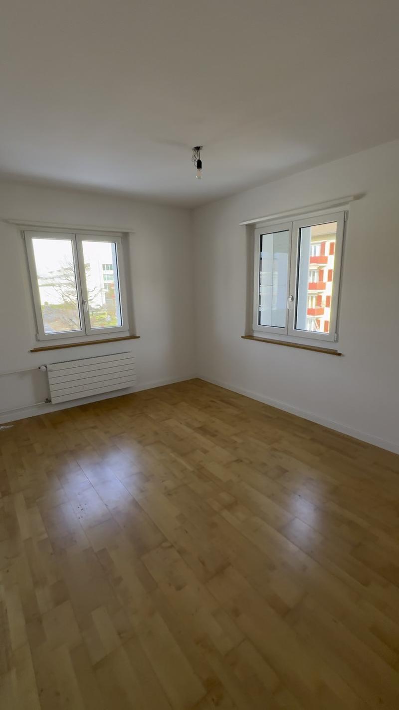 Zentrumsnahe Wohnung in Steffisburg mit Traumblick auf die Berge (4)